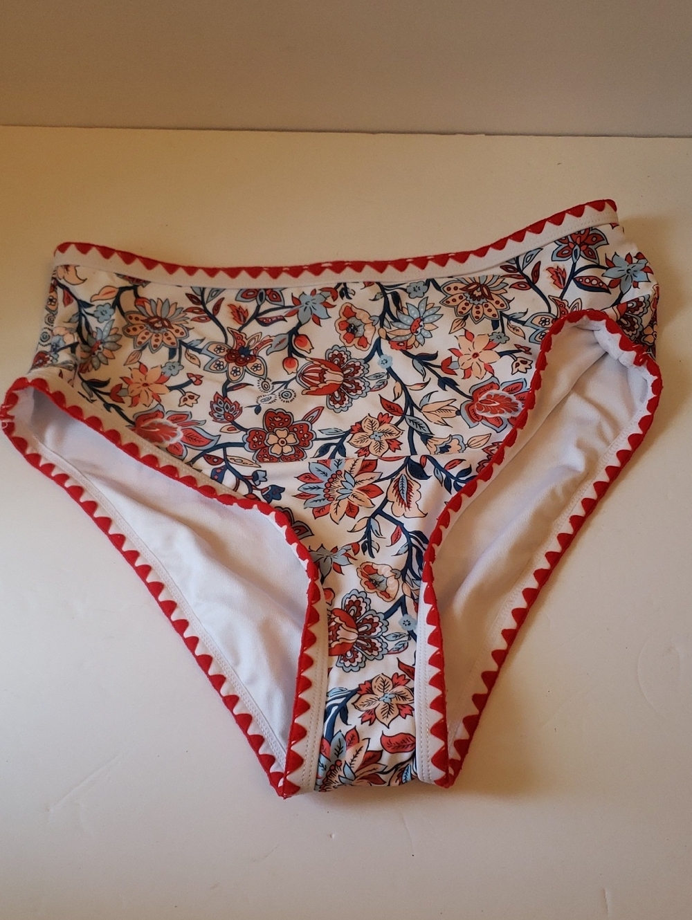 🤯3/$12 Red & White Floral High Waisted Bikini Bottoms NWOT Size Medium